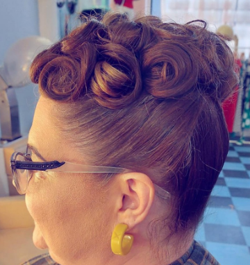 Curls Floral 50s Hairstyle For Women