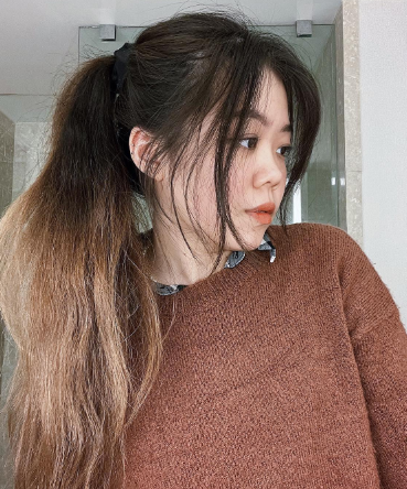 Free Style Pony Asian Hairstyle with Highlights Look
