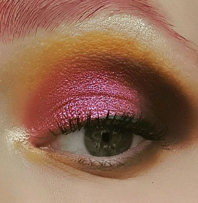 Glittering Close Up Instagram Eye Shadow Looks