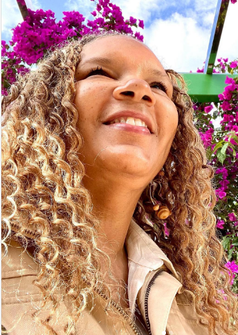 Golden And White Curls African American Hairstyle Women Over 50
