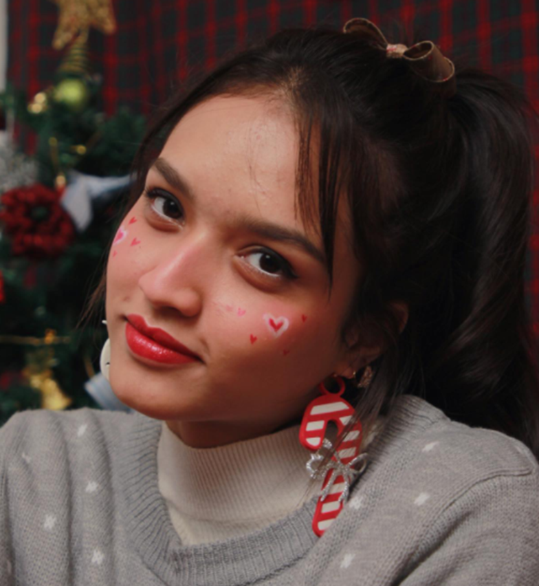 Little Hearts Pretty Christmas Makeup 