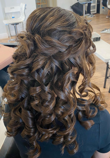 Messy Brown Dama Hairstyle for Quinceaneras