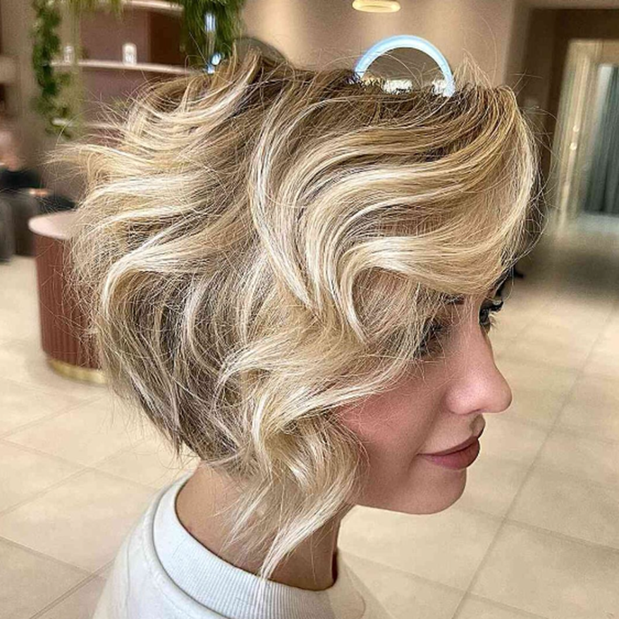 Messy Layers Short Hairstyle For Teenage Girl
