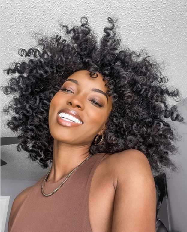 Messy Medium Curls Easy And Natural Hairstyle For Black Women