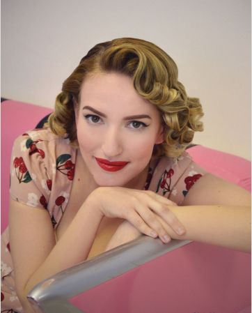 Rocking 50s Hairstyle For Women