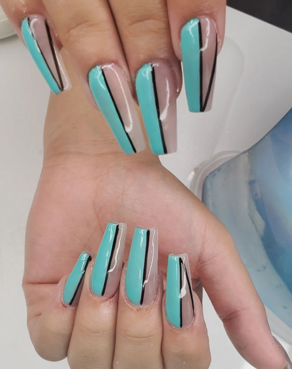blue stripes nail art 