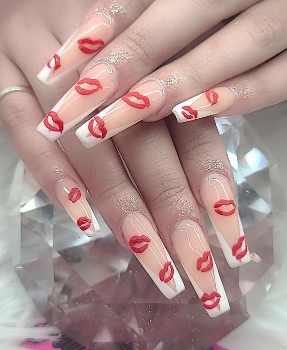 red lips nail design