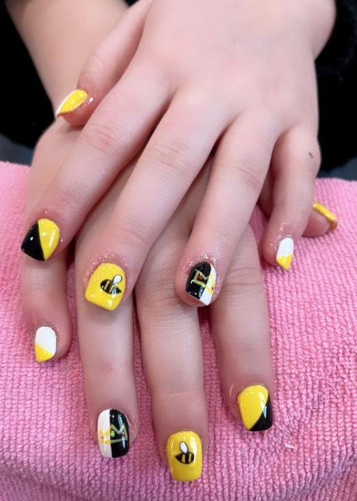 busy bee nail art