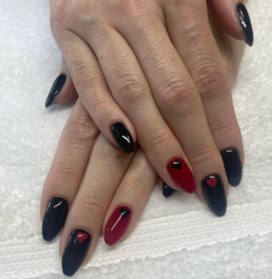 tiny heart Red And Black Nails Design
