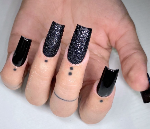 sparkling nails design