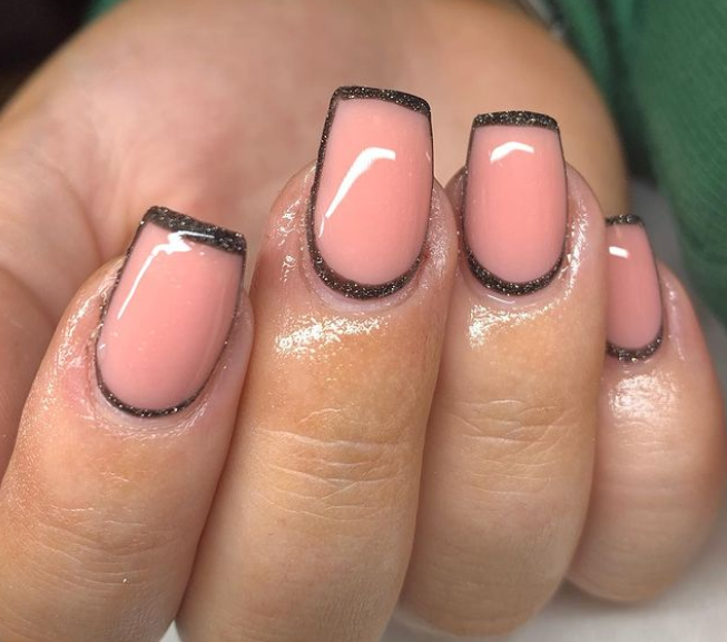 black edge pink nail art