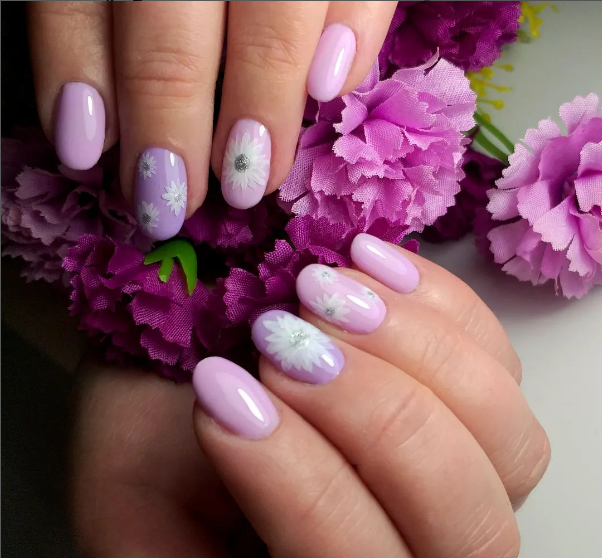 lavendaer purple nails design