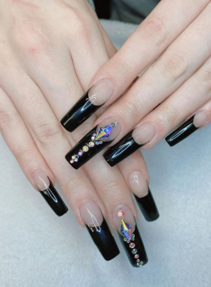 queen of darkness nails design