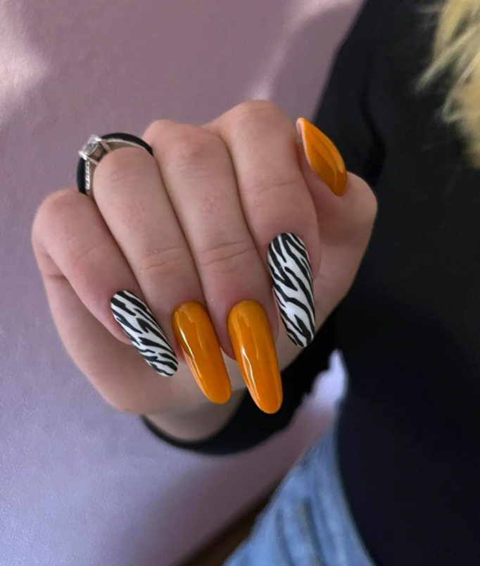 zebra print nail art