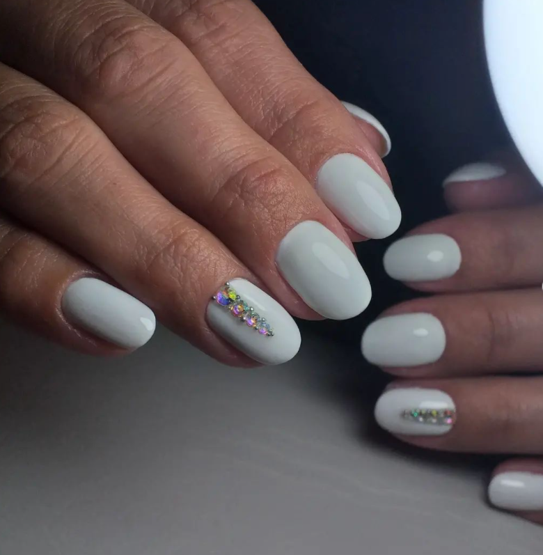 White Nails With Diamonds