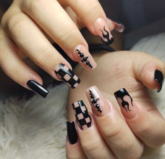 black nail art 