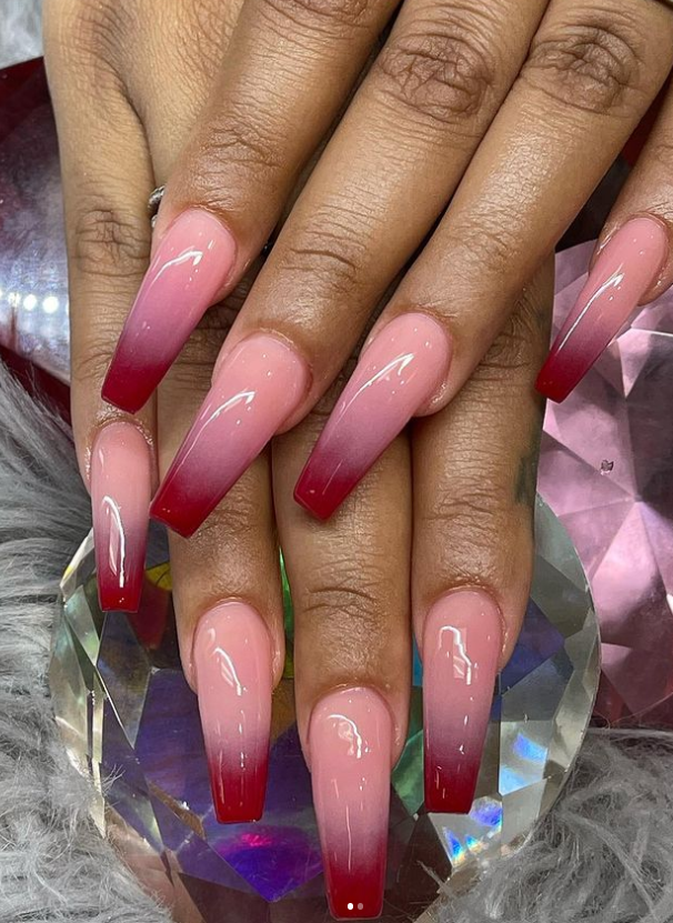 pinkish nails design