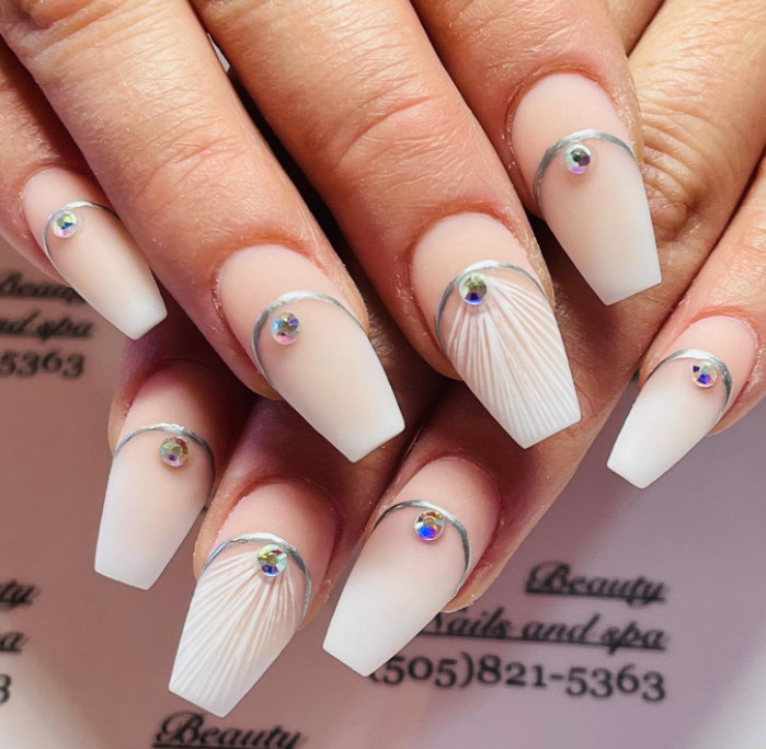queen pink nail art