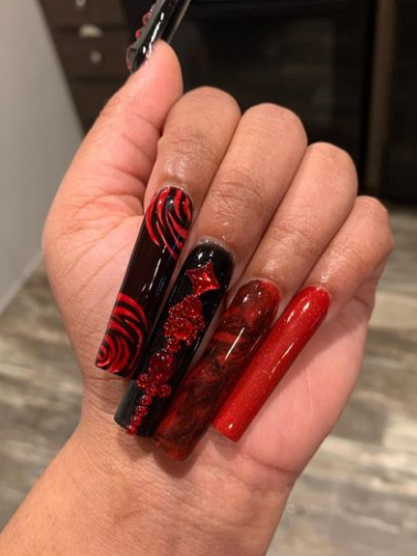 red queen nail design