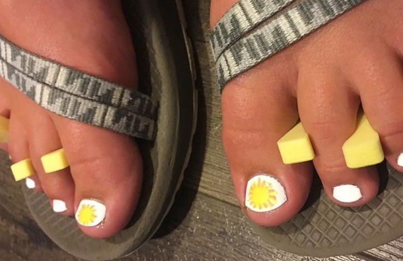sun summer toe nail art