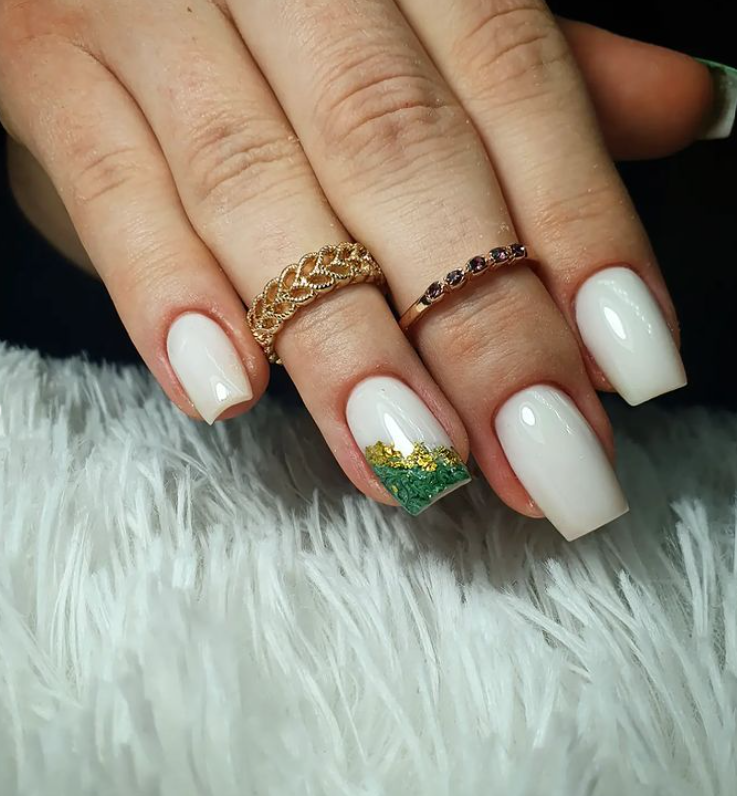 Elegant Green Golden Fleece White Nails With Design