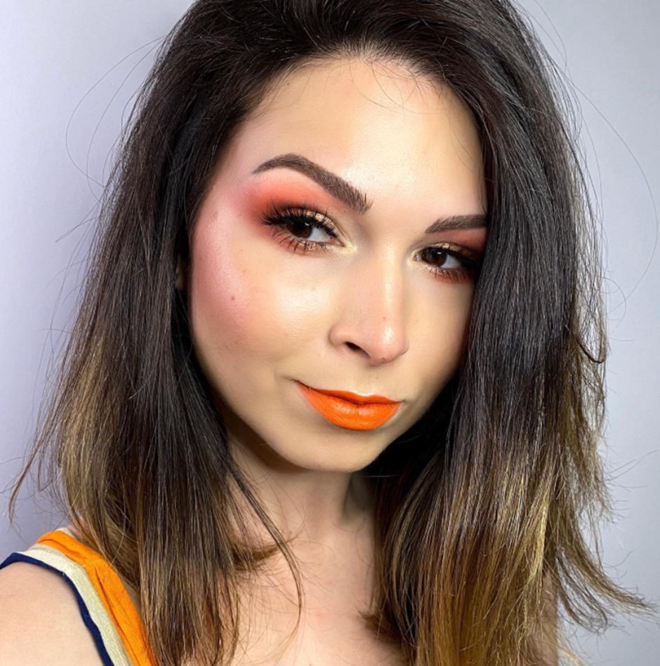 Gold Shades With Orange Makeup Looks