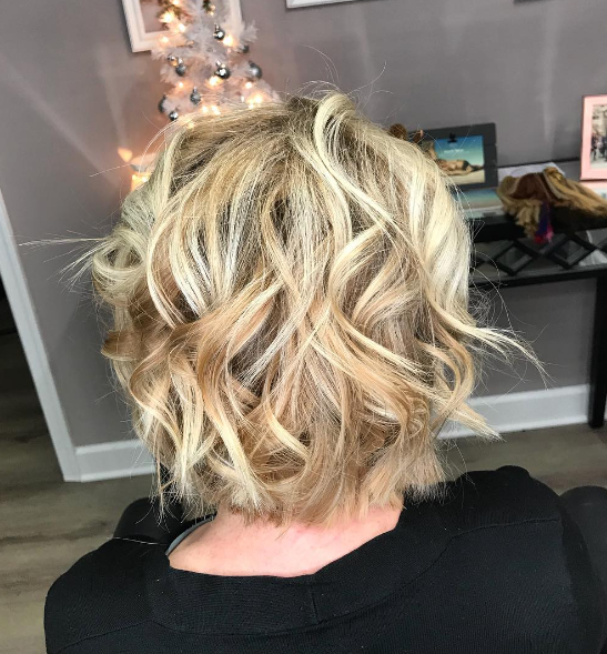 Curly Messy Short Hairstyle For Women 