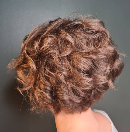 Frizzy Loose Messy Short Hairstyle For Women 