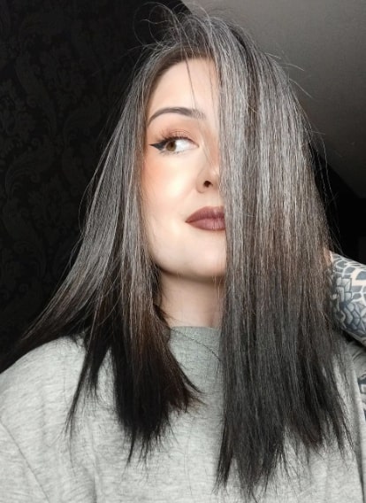 Short Straight Gray And Silver Highlights