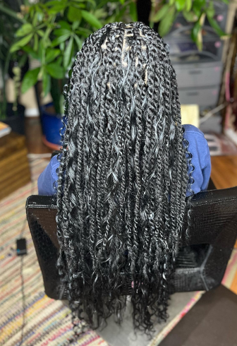 Super-Long Soft And Distressed Faux Locs