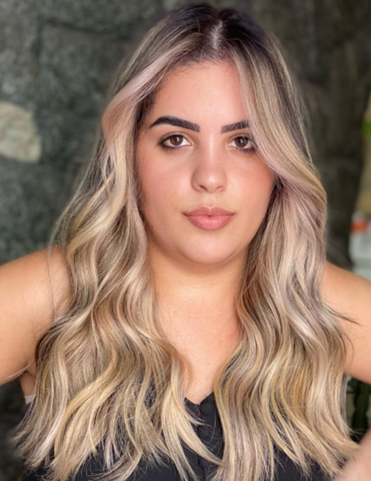 Beige Blonde Hairstyle For A Double Chin