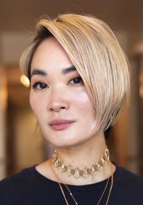 Blonde Pixie Bob With Highlights