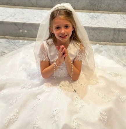 Classic Hairstyle For First Communion Hairstyles