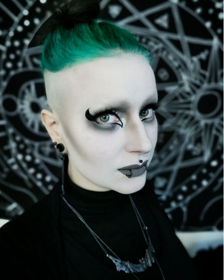 Dark Hunt Gothic Makeup