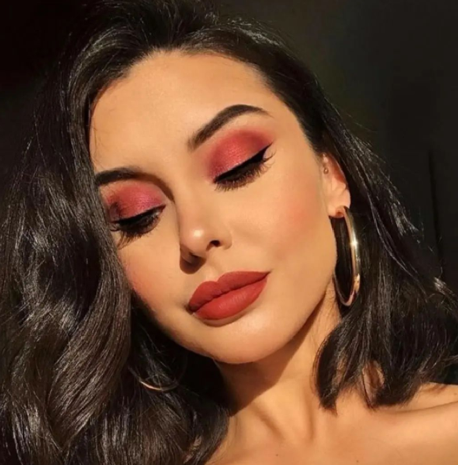  Elegant Eye And Lips Red Makeup Looks