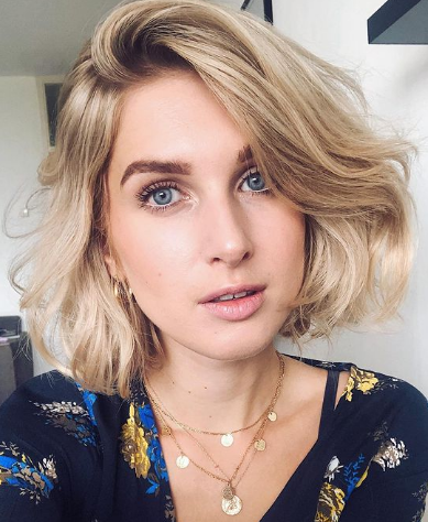 Flattering Messy Bob Hairstyle