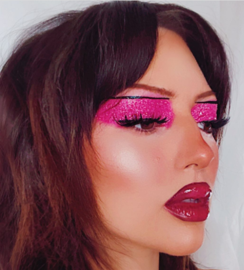 Glittery Pink 90s Makeup Looks