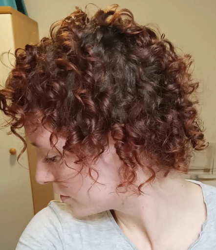 Lovable Short Curly Hair Style