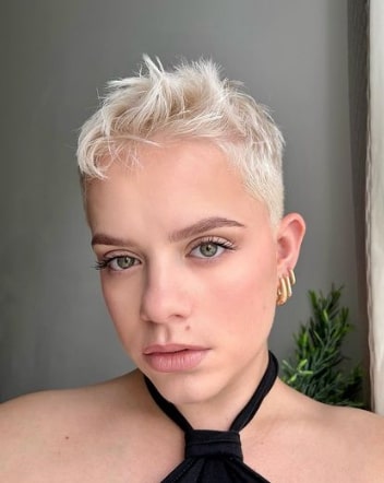 Messy Pixie Cut With Bangs Hairstyles