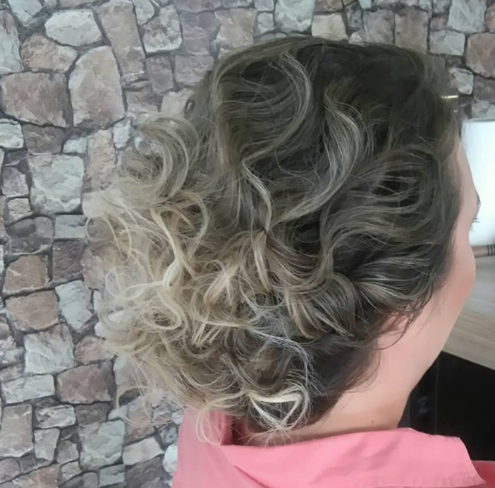 Messy Short Haircut For Curly Hair Idea Design