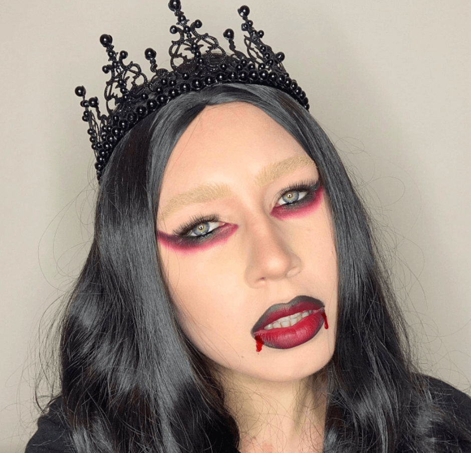 Queens Blood End Vampire Makeup Looks

