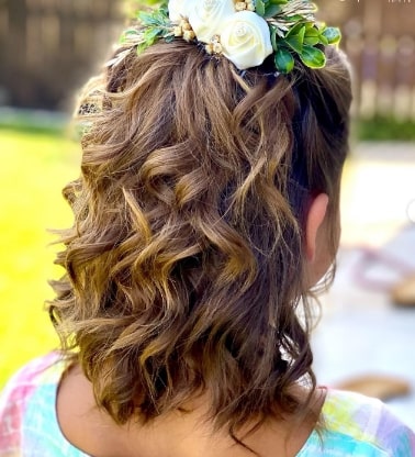 Simple Curls With Flowers For First Communion Hairstyles