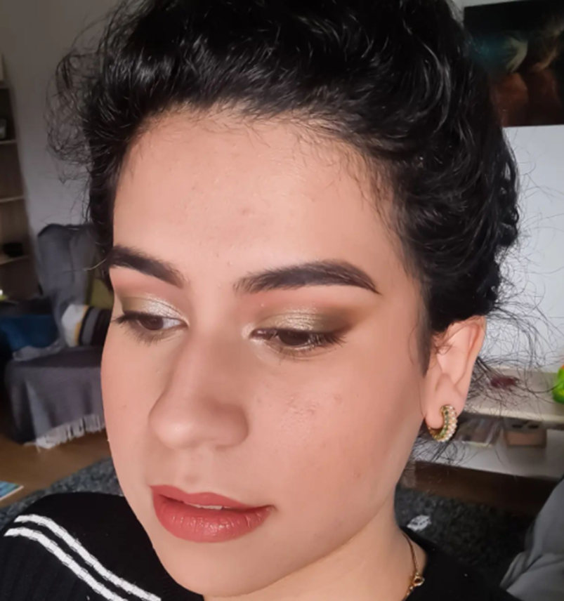 Soft Muted Green Everyday Makeup Looks