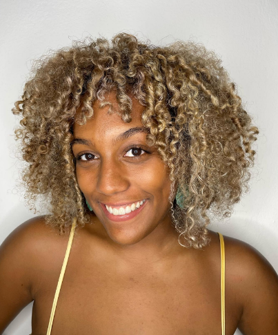 Spring Short Curly Hairstyle For Women.