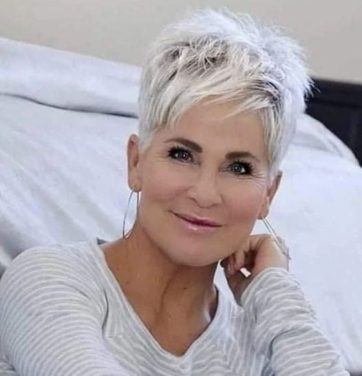 Stunning Short Haircuts for Women Over 50