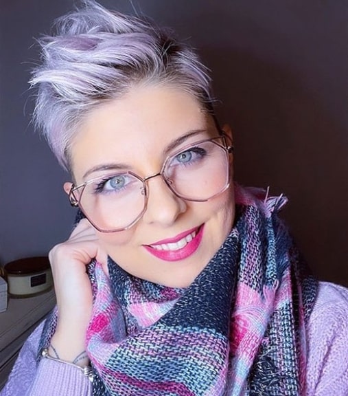 Super Messy Pixie Hairstyles For Women Over 50 With Glasses