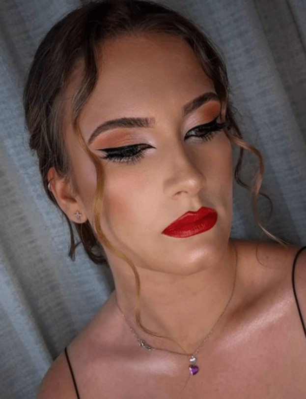 Smoky Red Makeup Looks For Prom