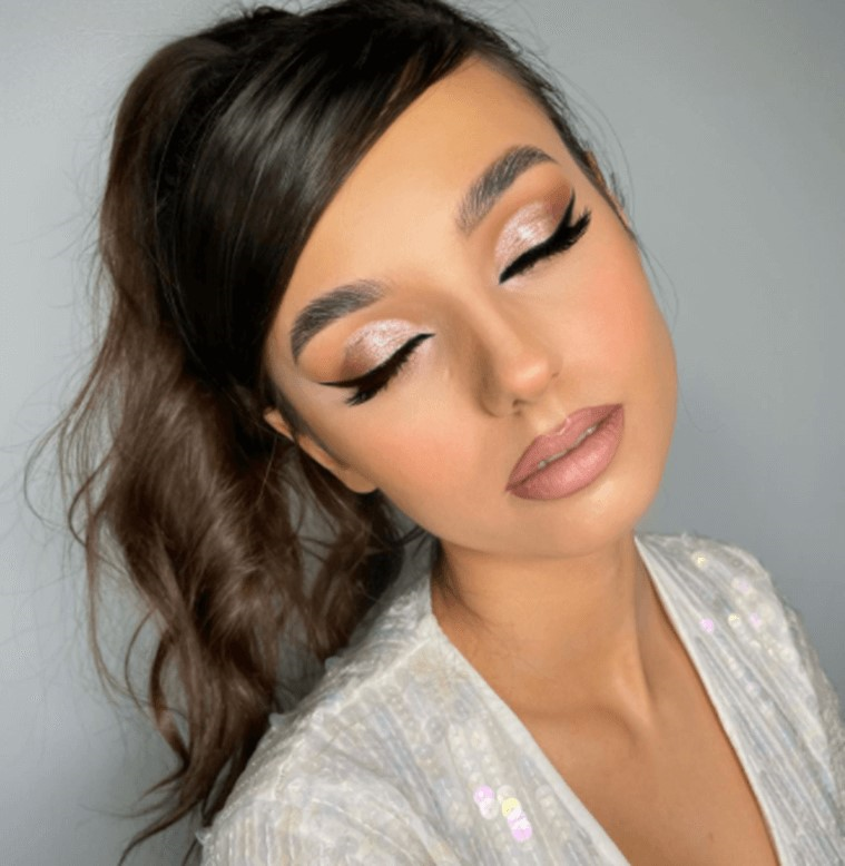 Lovely Vibes Makeup Looks For Prom
