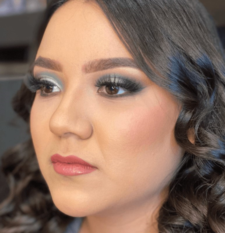 Graduation Makeup Looks For Prom

