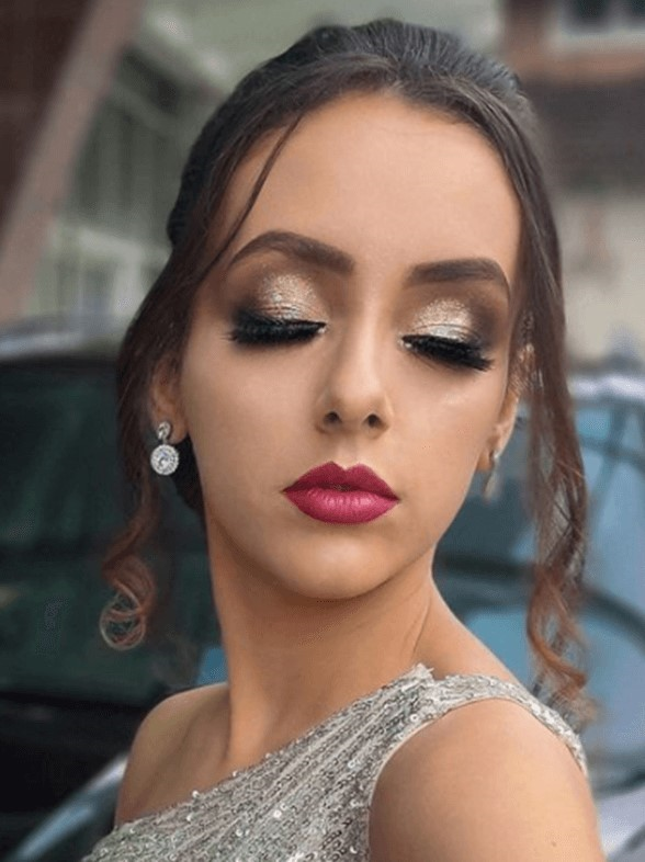 Fabulous Makeup Looks For Prom